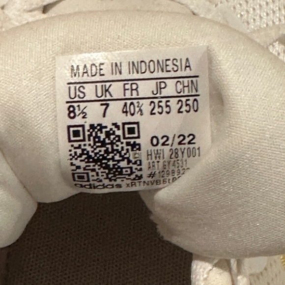 Adidas shoes with Cloudfoam - Picture 4 of 7